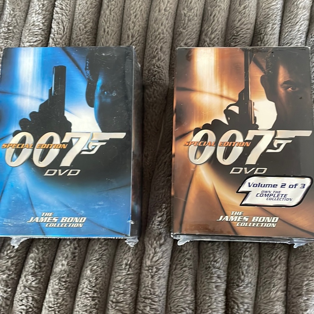 2 James Bond Special Edition 007 DVD sets